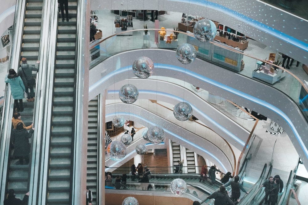 Luxury Retailer Promotes Better Data Management